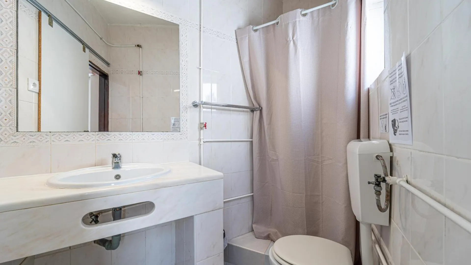 Sandy Bottoms Hostel Albufeira