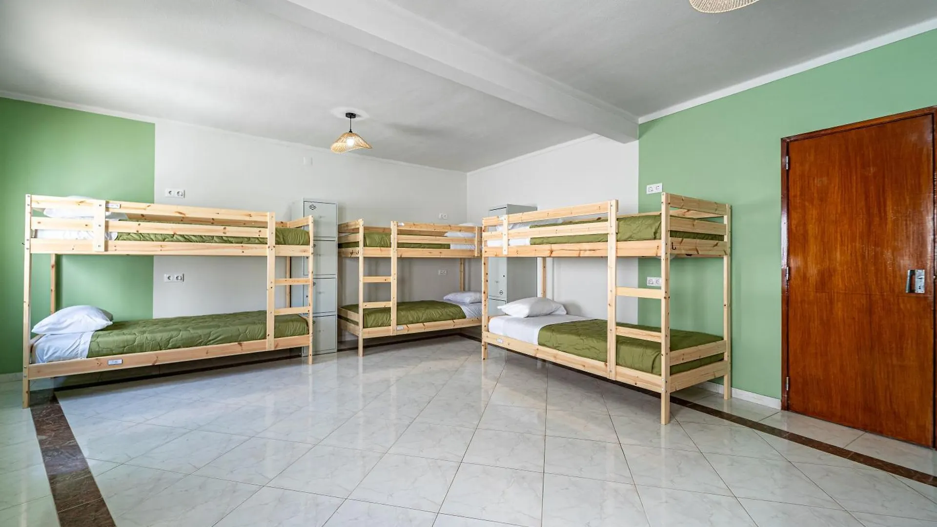 Sandy Bottoms Hostel Albufeira